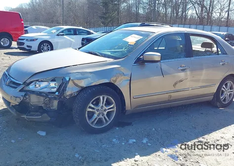 2006 Honda Accord 2.4 Ex z USA, uszkodzony, nr VIN 1HGCM56776A021385